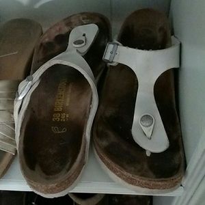 Ehite Gizhe Birkenstocks